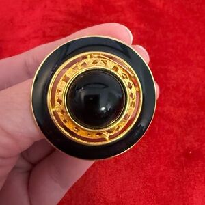 Vintage Signed LR Lady Remington Black Lucite Enamel Gold Tone Round Scarf Clip